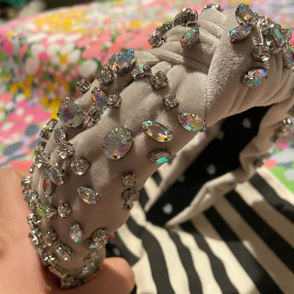 NWOT Lele Sadoughi ivory crystal headband